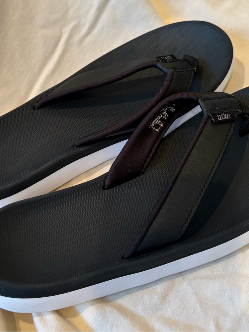 Nike Black and White Women's Flip Flop Sandals - Picture 7 of 10